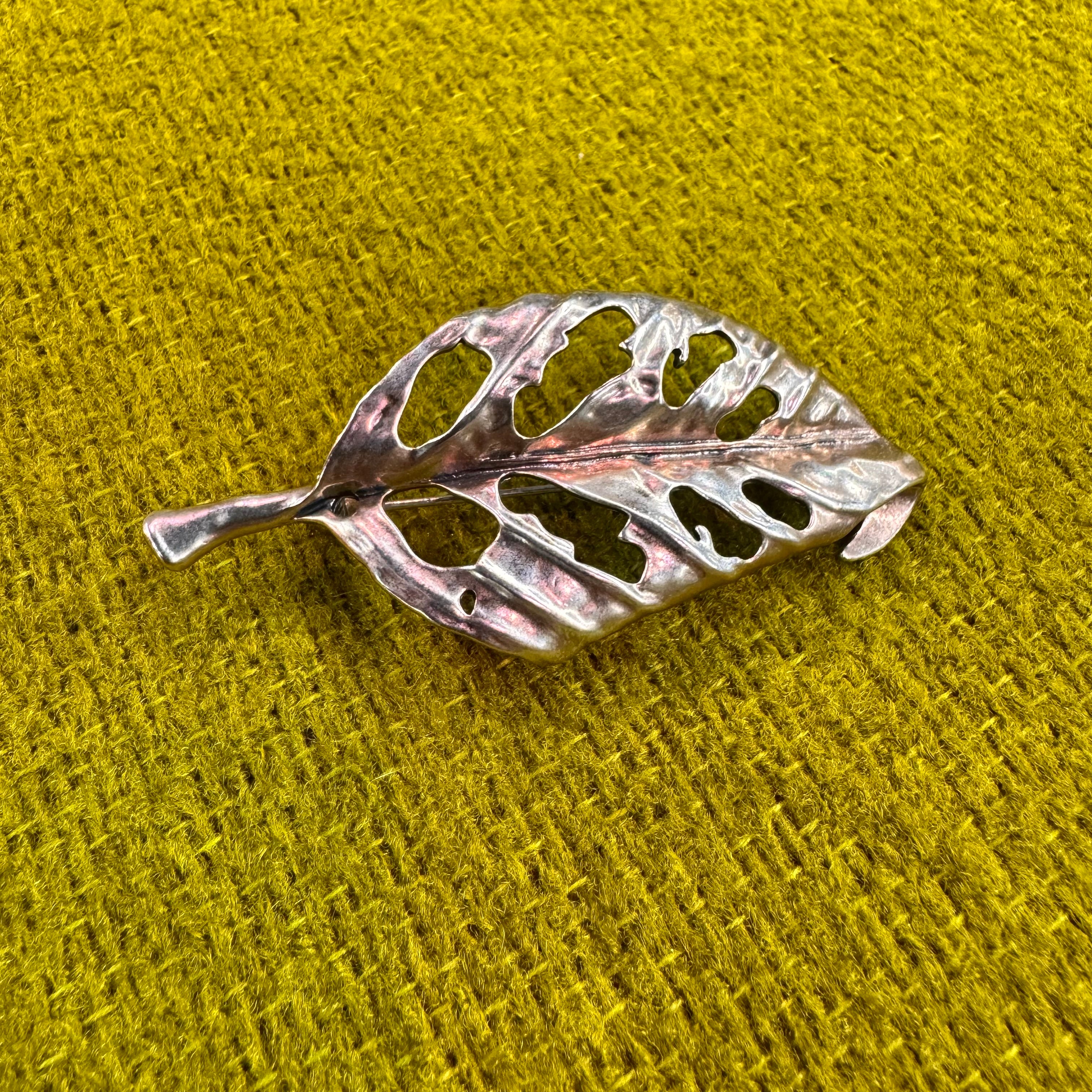 Monstera Leaf Metal Pin